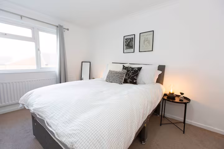 Bedroom image